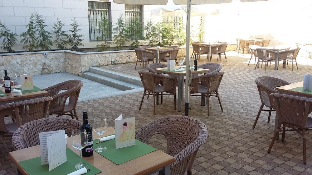Azz Claras & Hotel 4*