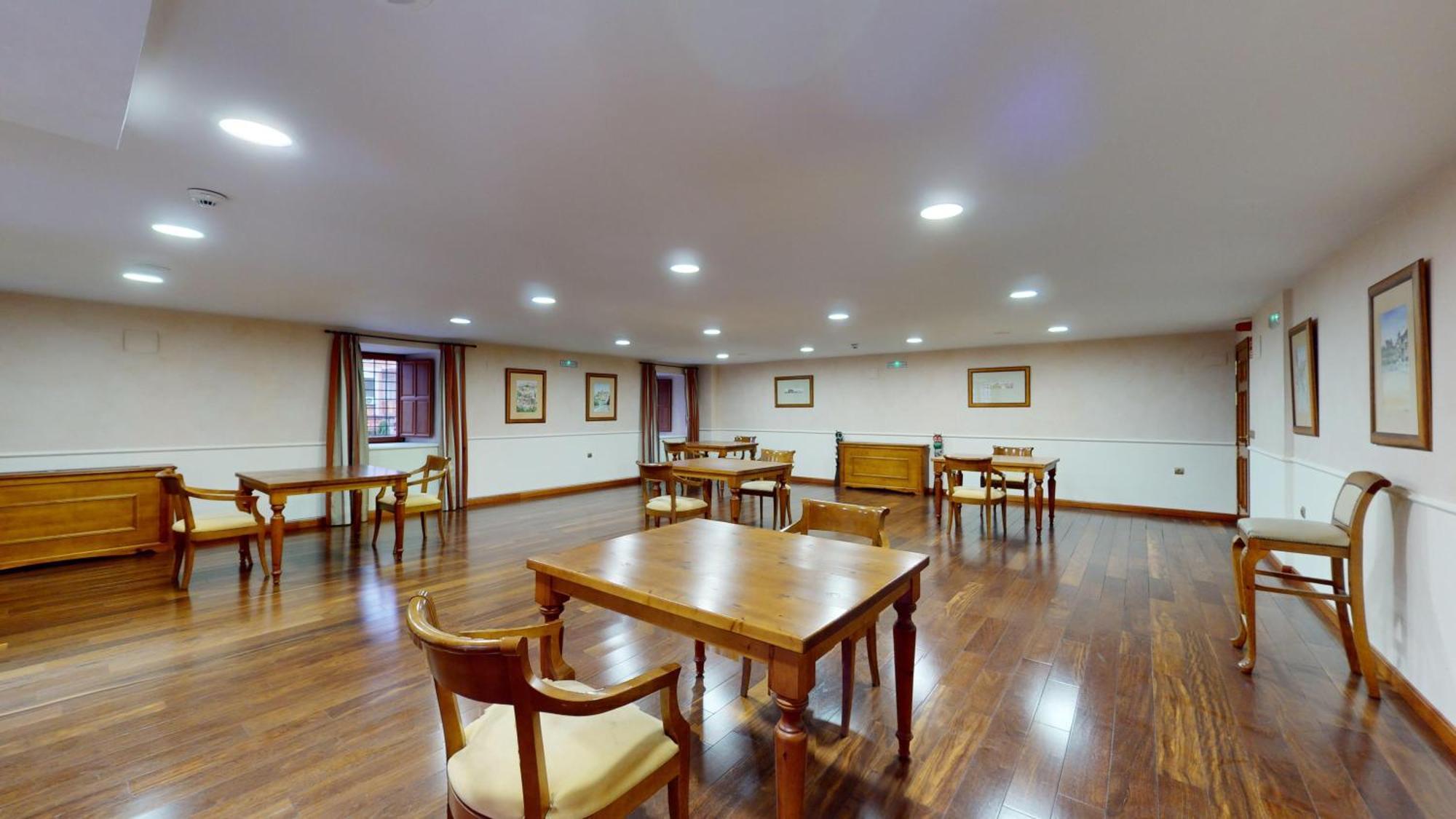 Hotel Azz Claras & Peñafiel
