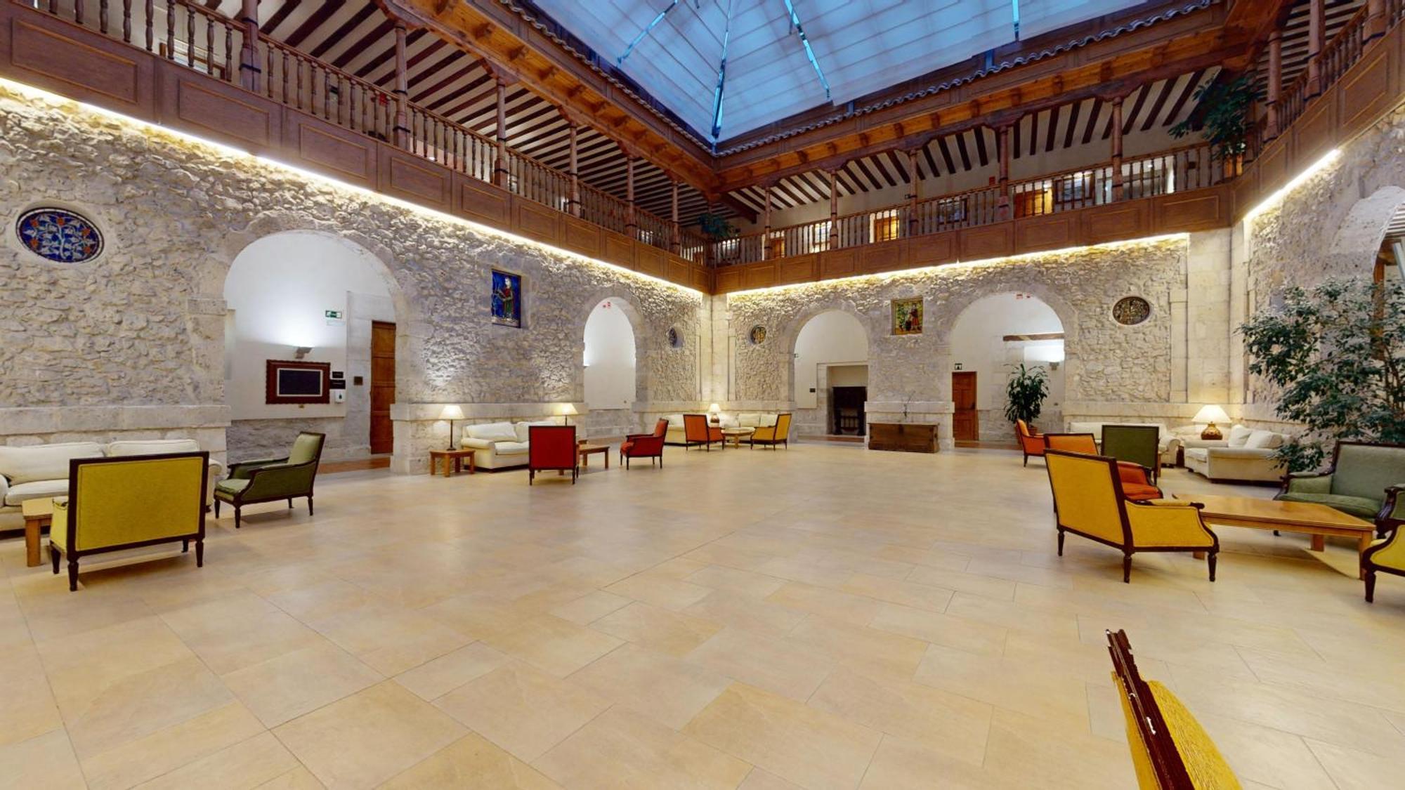 Azz Claras & Hotel 4*