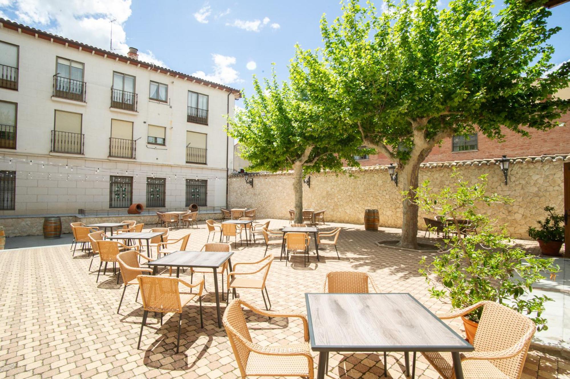 Azz Claras & Hotel Penafiel