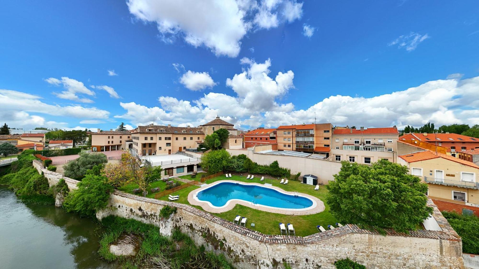 Hotel Azz Claras &
