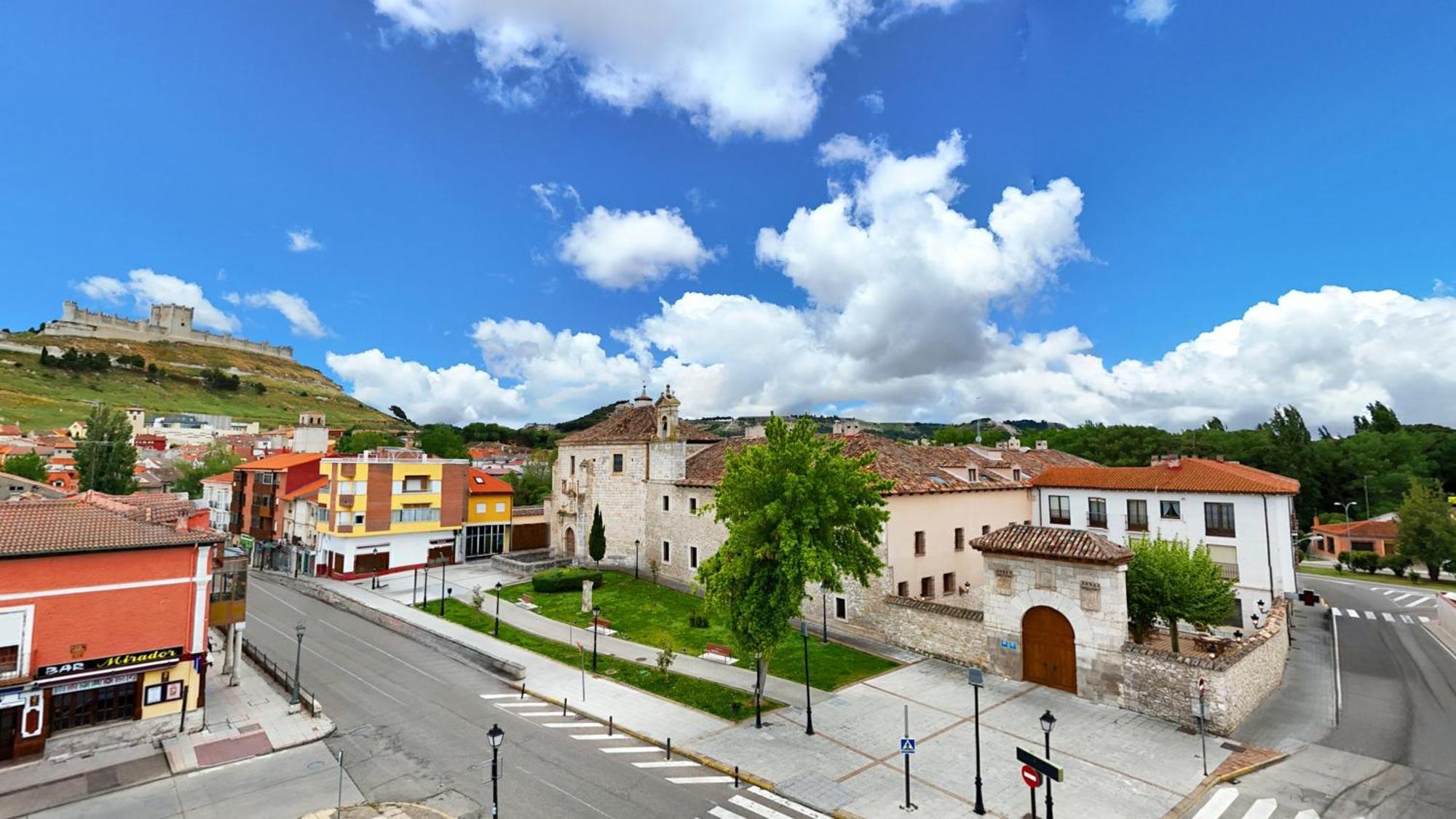 Azz Claras & 4* Peñafiel
