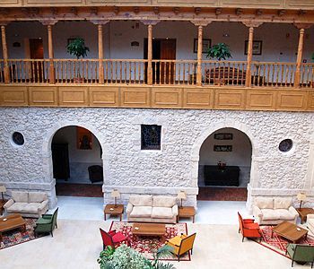 Hotel Azz Claras & Peñafiel