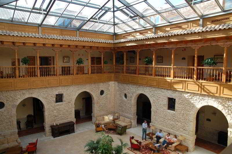 Hotel Azz Claras & Peñafiel
